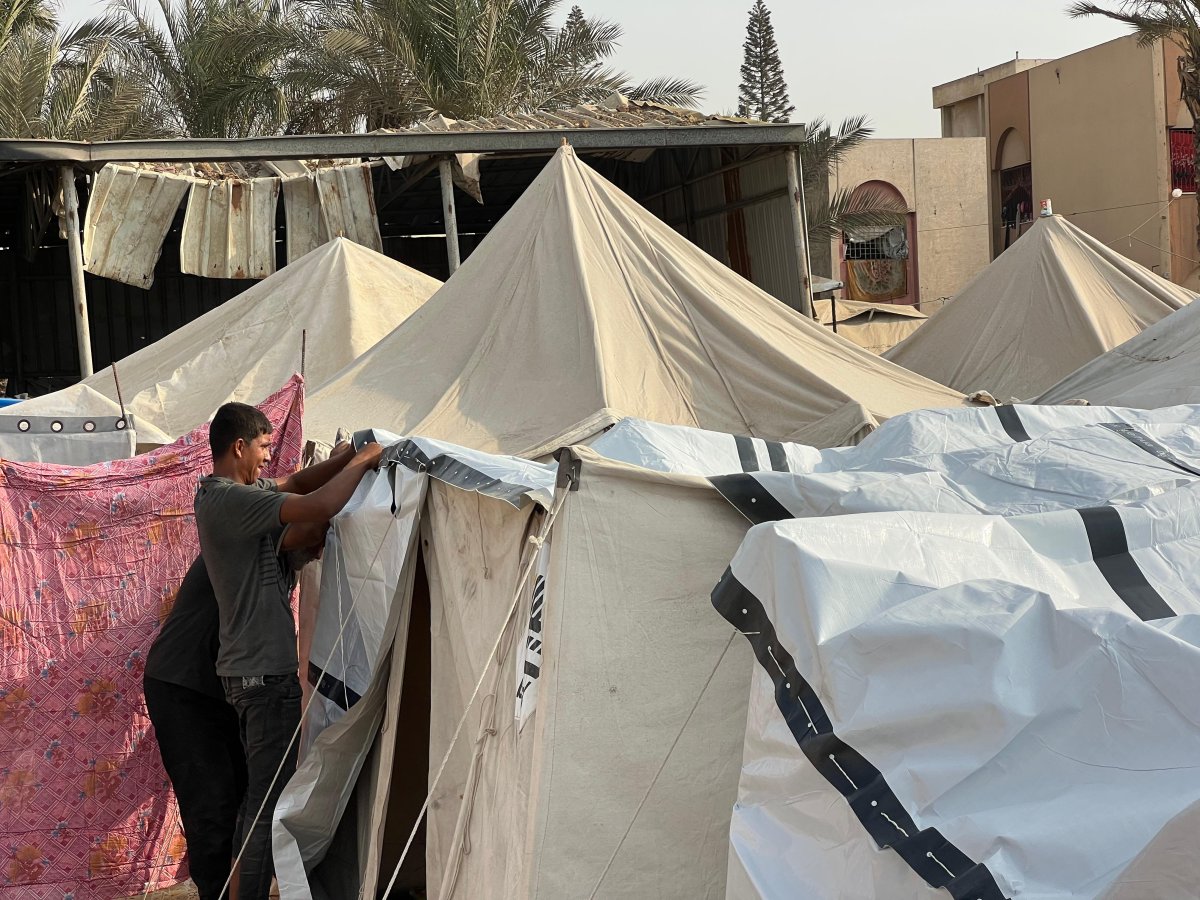The Egyptian Committee cooperates with UNICEF to distribute plastic tarpaulins in northern Gaza to protect tent residents from the winter cold