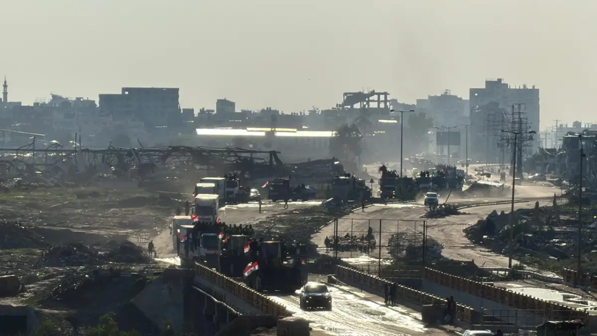 Egyptian Committee Launches Relief Convoy Relocating Displaced Families North, Providing Comprehensive Shelter Assistance