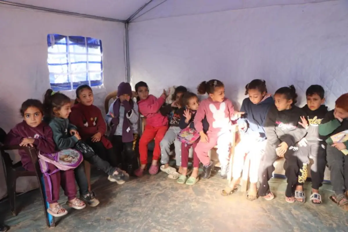 اللجنة المصرية تواصل دعم التعليم للأطفال في المخيمات ومراكز الإيواء