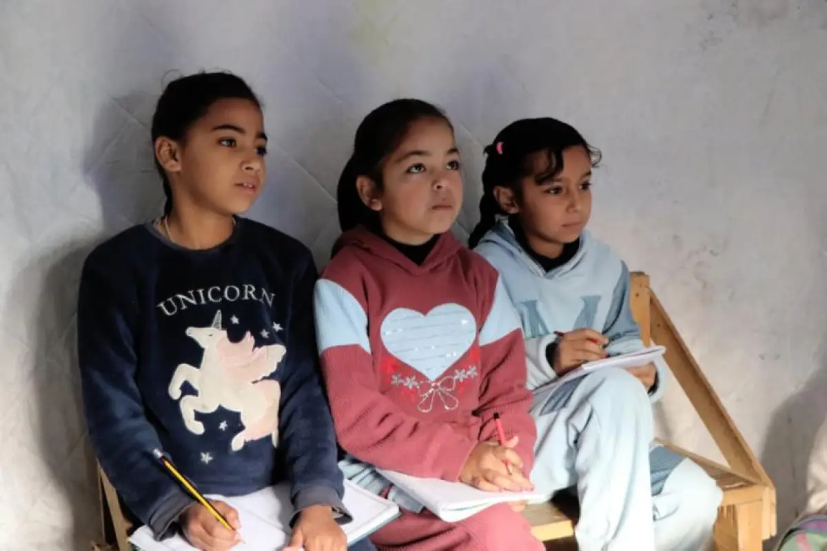 اللجنة المصرية تواصل دعم التعليم للأطفال في المخيمات ومراكز الإيواء