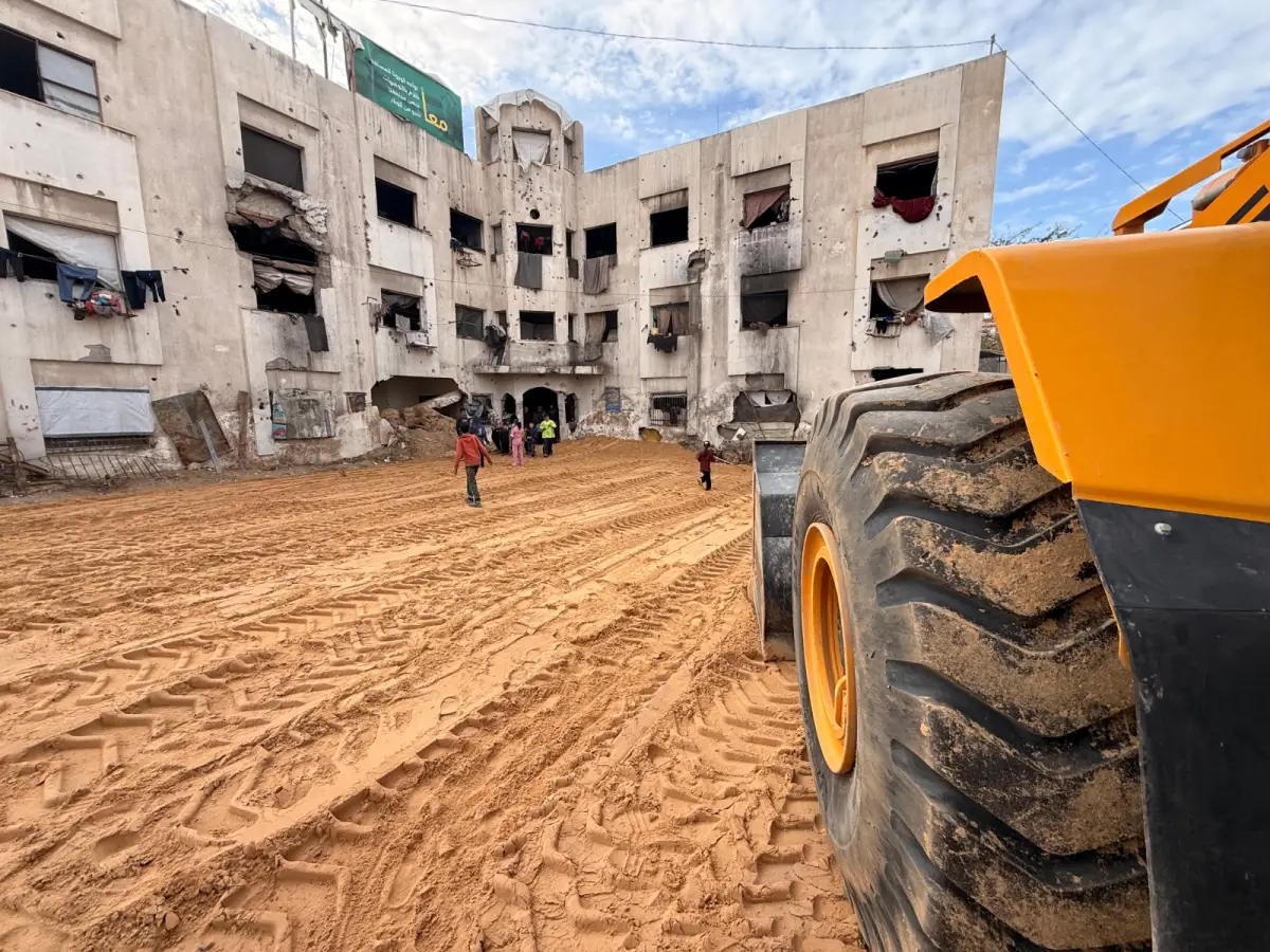 جهود اللجنة المصرية في إزالة الركام شمال قطاع غزة