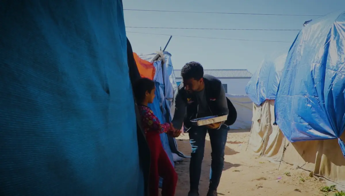 اللجنة المصرية مع الهلال الأحمر المصري في حملة ( إفطار مليون صائم )