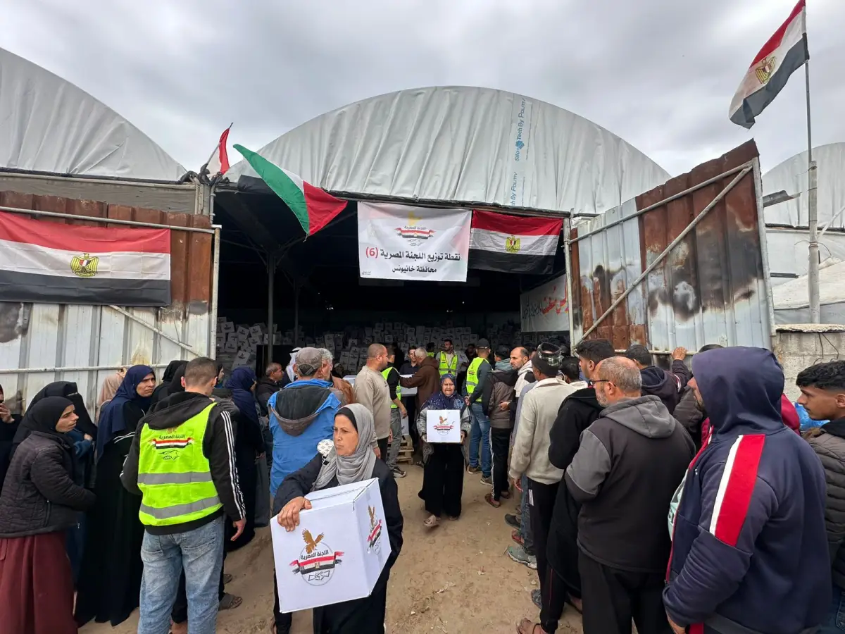 اللجنة المصرية تبدأ حملة توزيع الطرود الغذائية في محافظة خانيونس