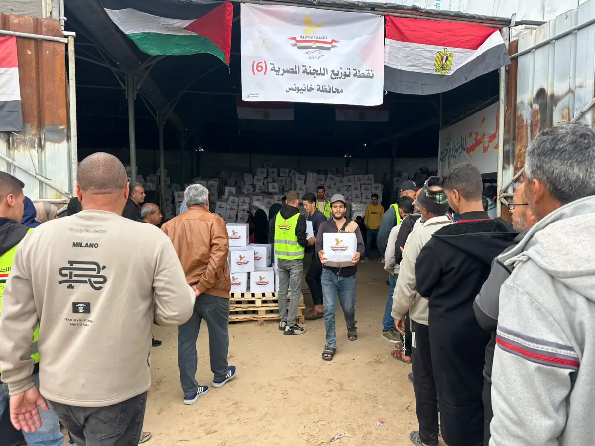 اللجنة المصرية تبدأ حملة توزيع الطرود الغذائية في محافظة خانيونس